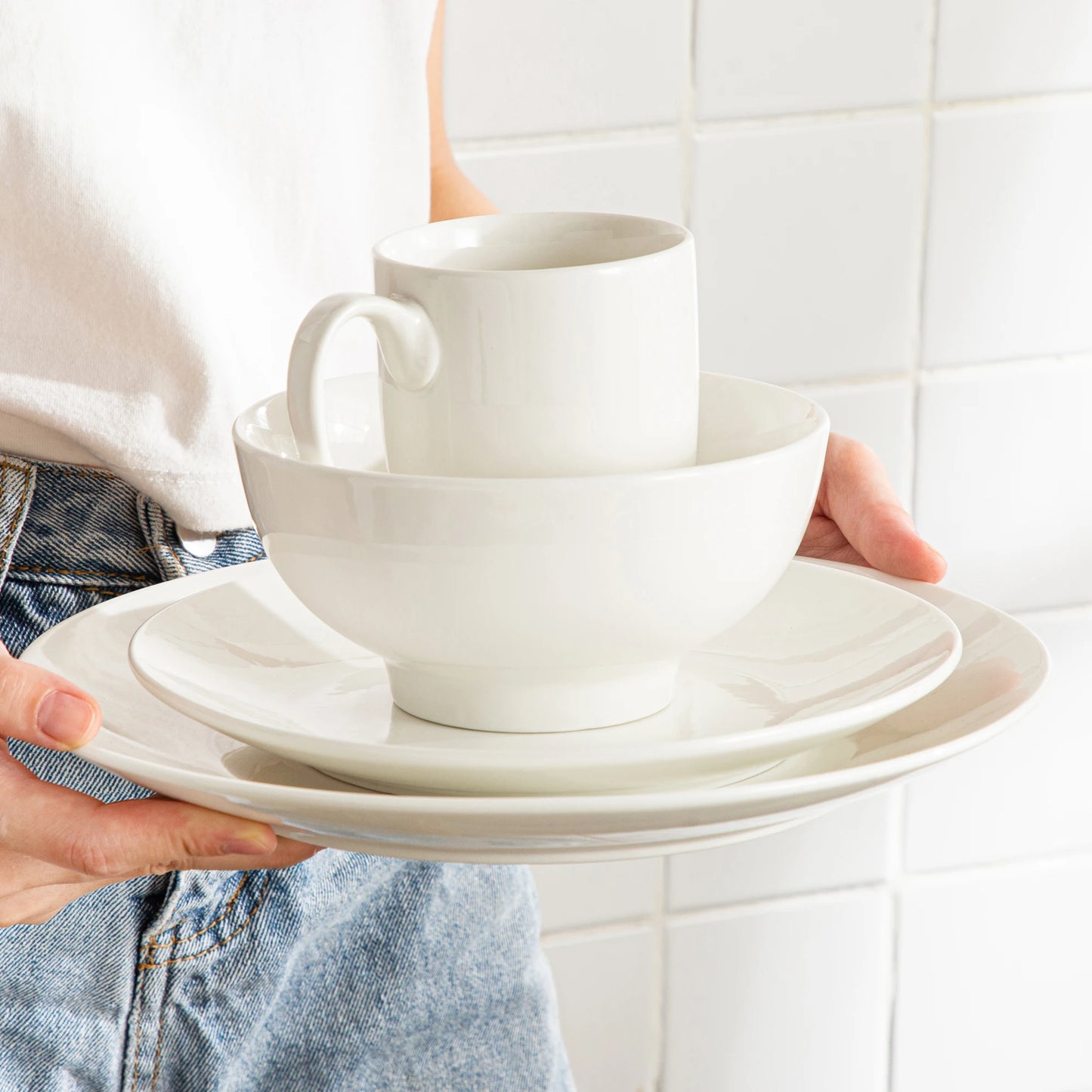 LOVECASA 16/32 Piece White Ceramic Porcelain Dinnerware Tableware Dinner Set with 4PCS Dinner Plate,Dessert Plate,Bowl,Mug Set