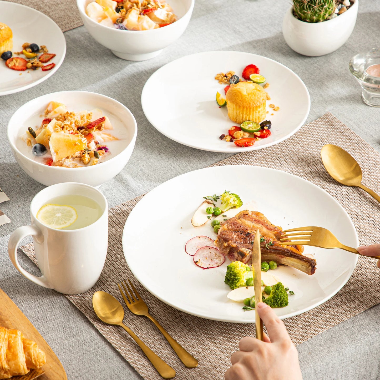 LOVECASA 16/32 Piece White Ceramic Porcelain Dinnerware Tableware Dinner Set with 4PCS Dinner Plate,Dessert Plate,Bowl,Mug Set