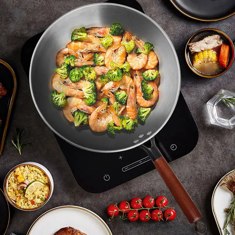 30/32CM Iron Wok Traditional Handmade Wok Kitchen Cookware Non-coating Pan Electromagnetic Furnace General Iron Pot