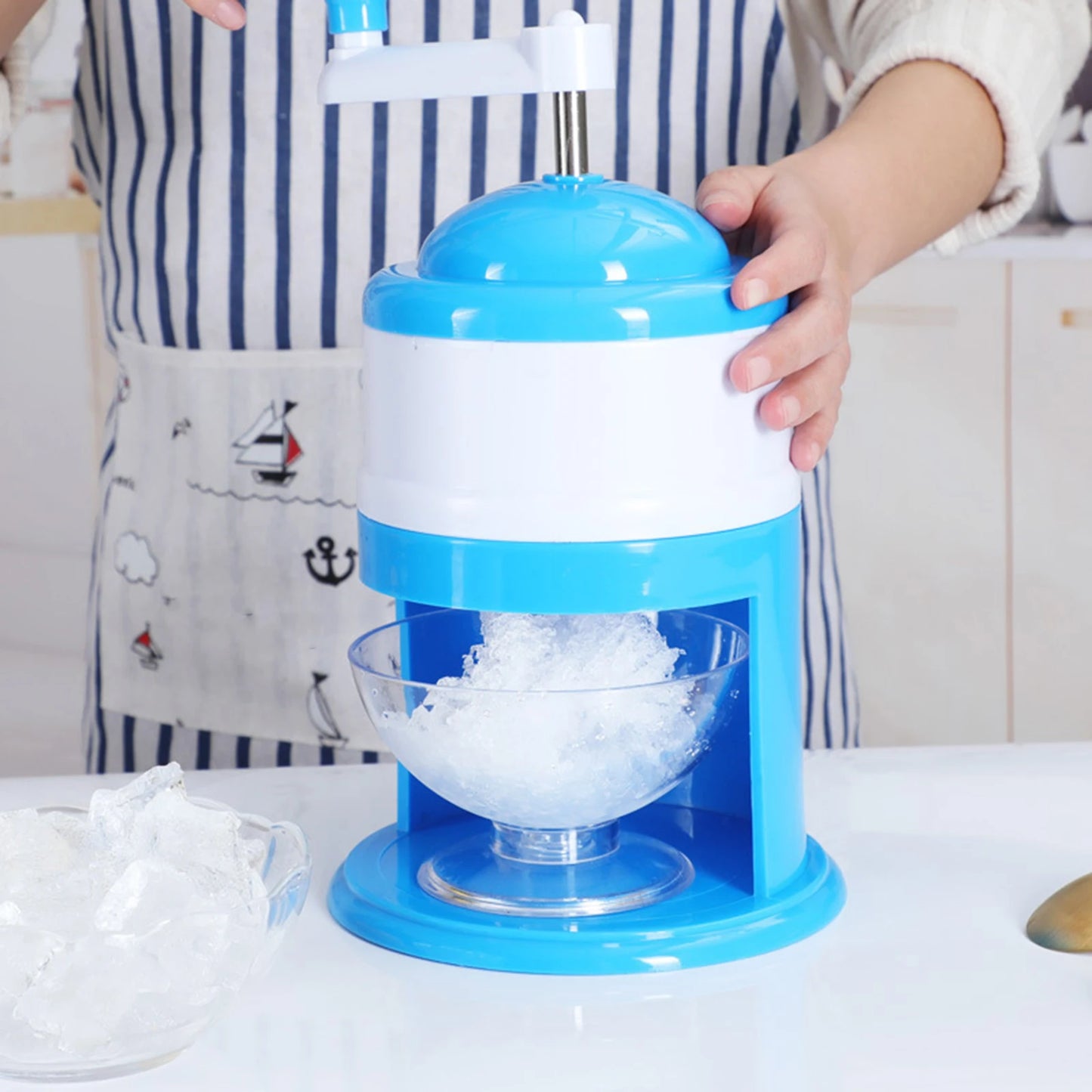 Manual Shaved Ice Crusher Mini Hand Crank Ice Crushing Machine DIY Snowcones Ice Cream Tool for Kitchen Restaurant